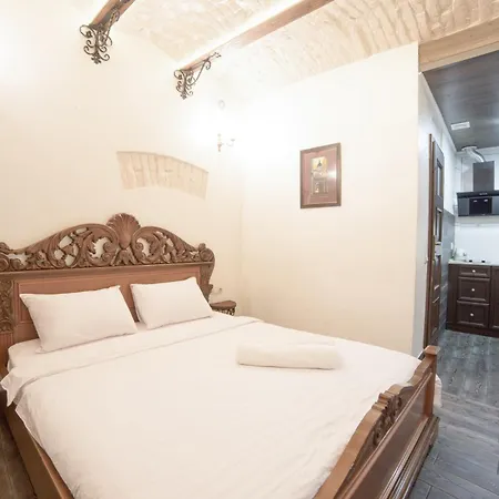 On Valova 16, On Market Square