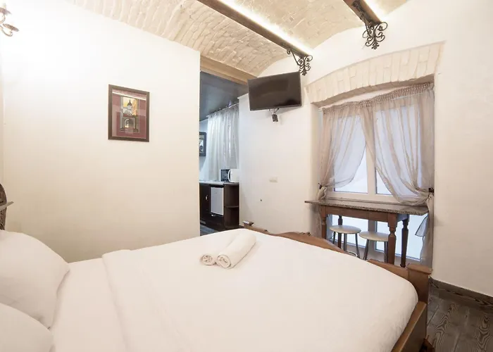 On Valova 16, On Market Square *